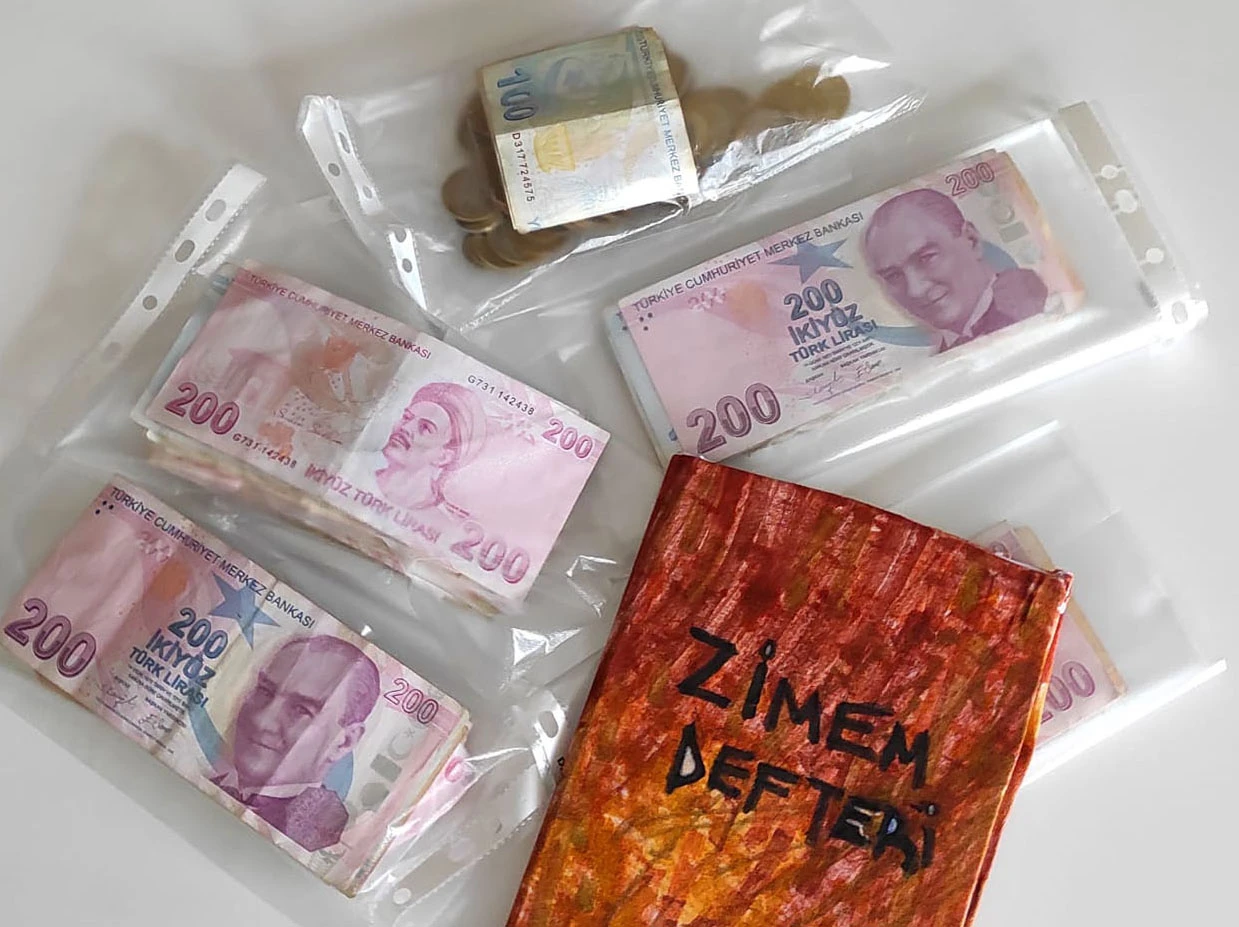 Sivas'ta Öğrenciler 'Zimem Defteri' Geleneğini Yaşatıyor