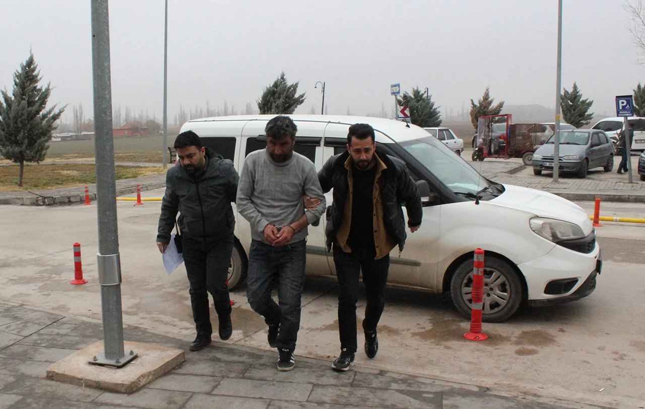 Tartıştığı Babasını Bıçakladı: 'Hatırlamıyorum' Dedi 