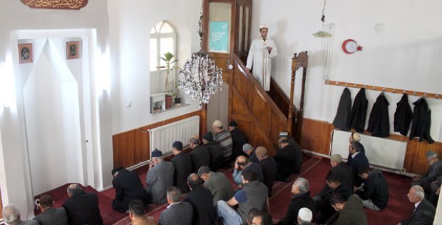 Cuma Hutbesinde Yardımlaşmaya Dikkat Çekildi