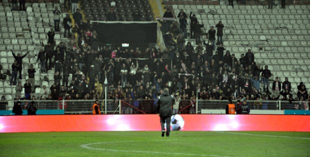 Sergen Yalçın Taraftarın Yanına Gitti 