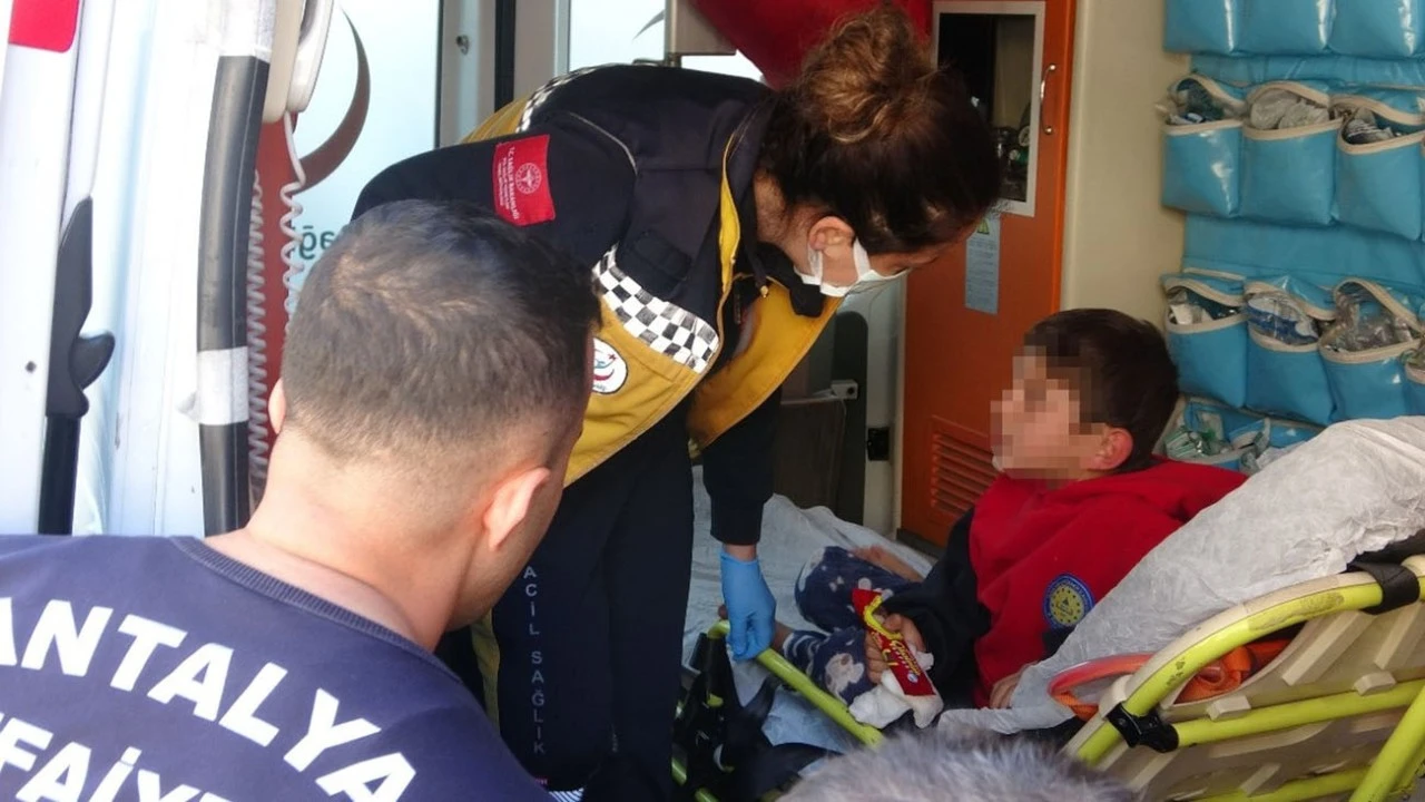 Yangın Felaketi Sonrası Küçük Çocuğun Gözyaşları: 'Annemin Parası Yok Ama...'