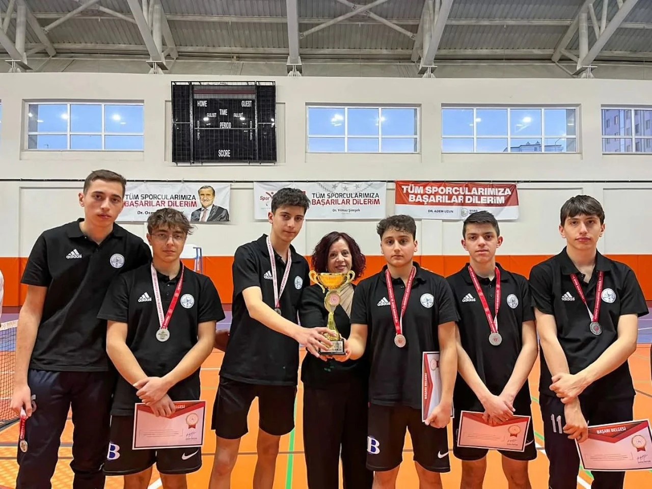 Sivas’ta Kupalar Sahiplerini Buldu