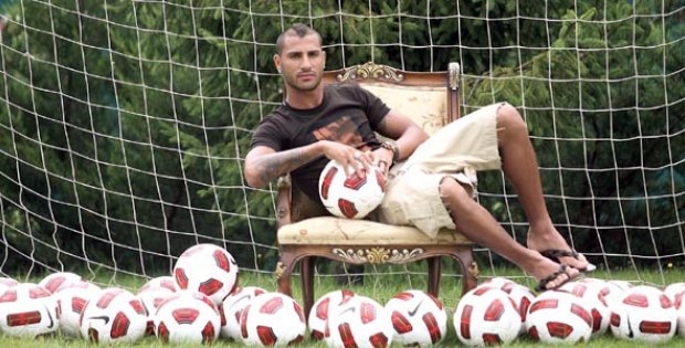 YİĞİDO ASIL BOMBAYI PATLATIYOR; QUARESMA SESLERİ