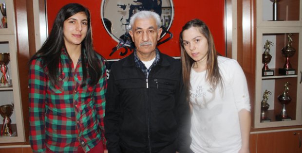 Milli takıma 2 hentbolcu