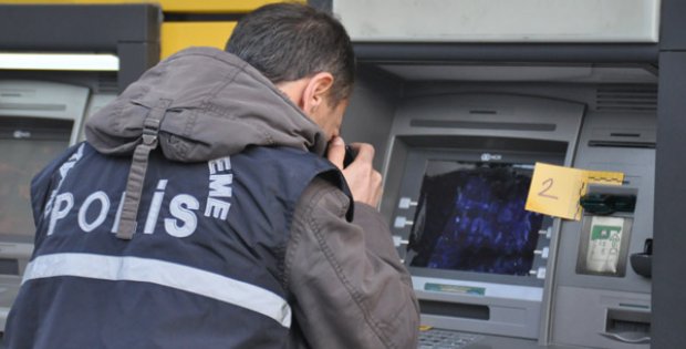 ATM CİHAZINDA KOPYALAMA DÜZENEĞİ