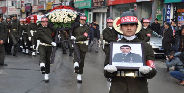 Kazada Ölen Astsubay Toprağa Verildi