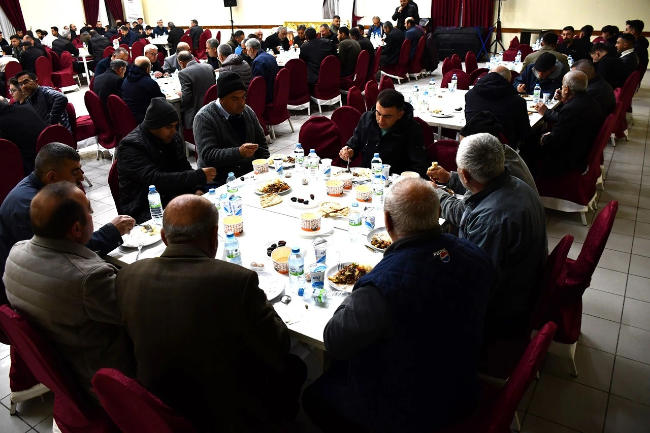 Sivas'ta Ülkücüler iftarda buluştu!