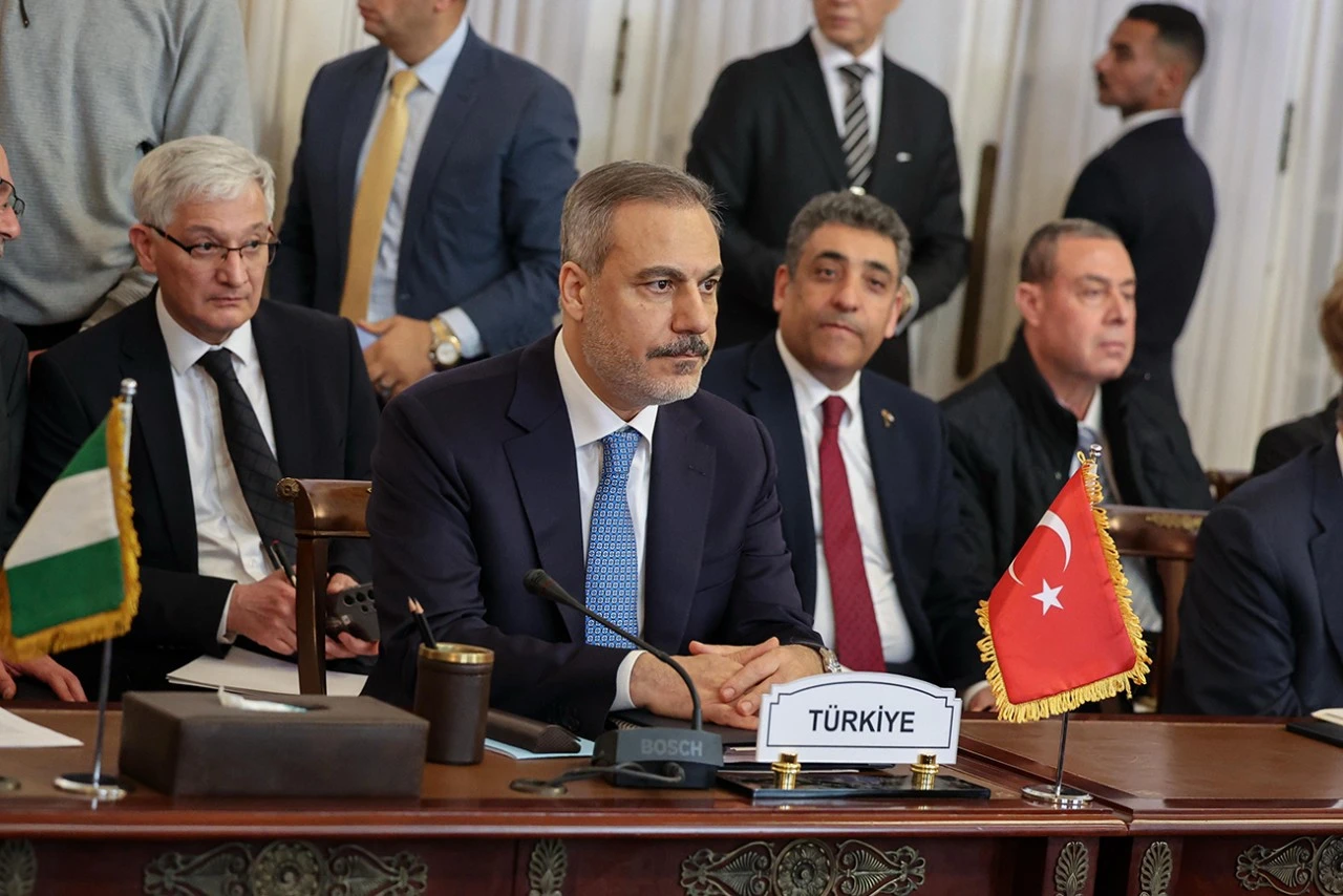 Bakan Fidan, Kahire'de Gazze konulu toplantıya katıldı