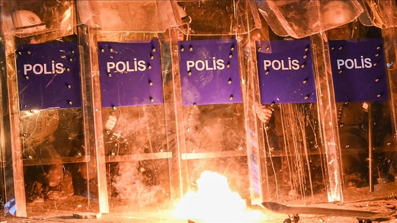 Eylemlerde gözaltı sayısı bin 133 oldu 