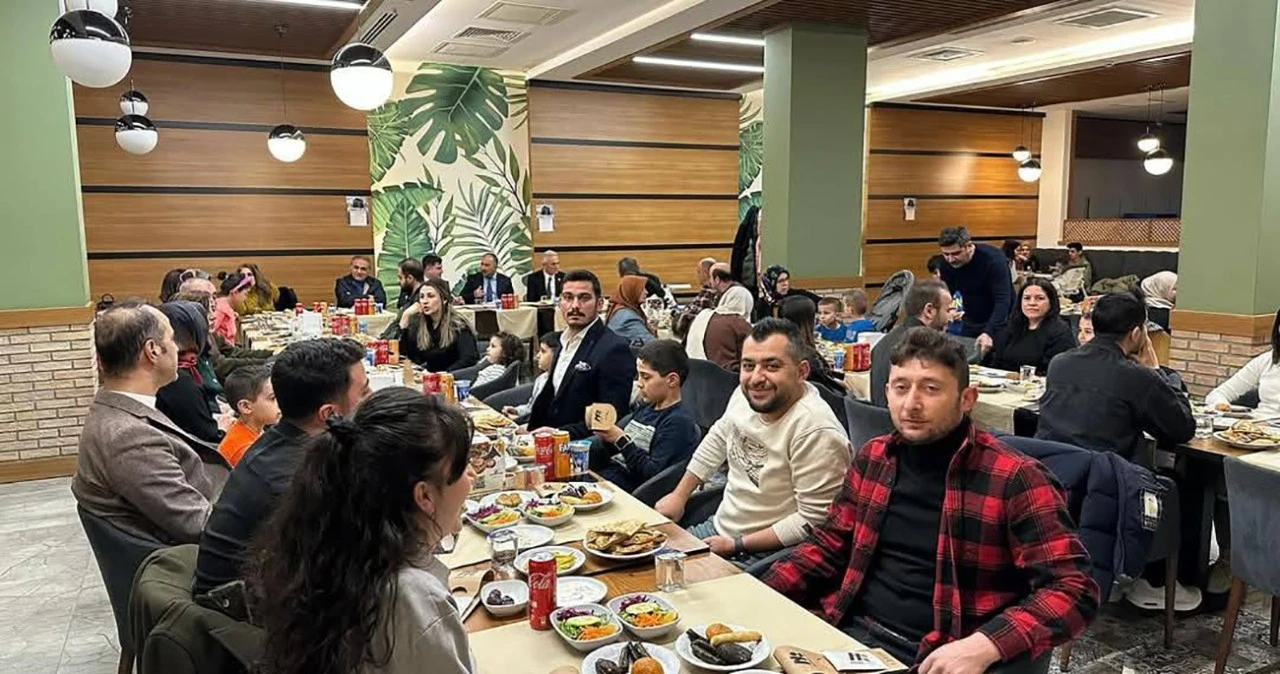 Sivas'ta çiftçiler iftar sofrasında buluştu