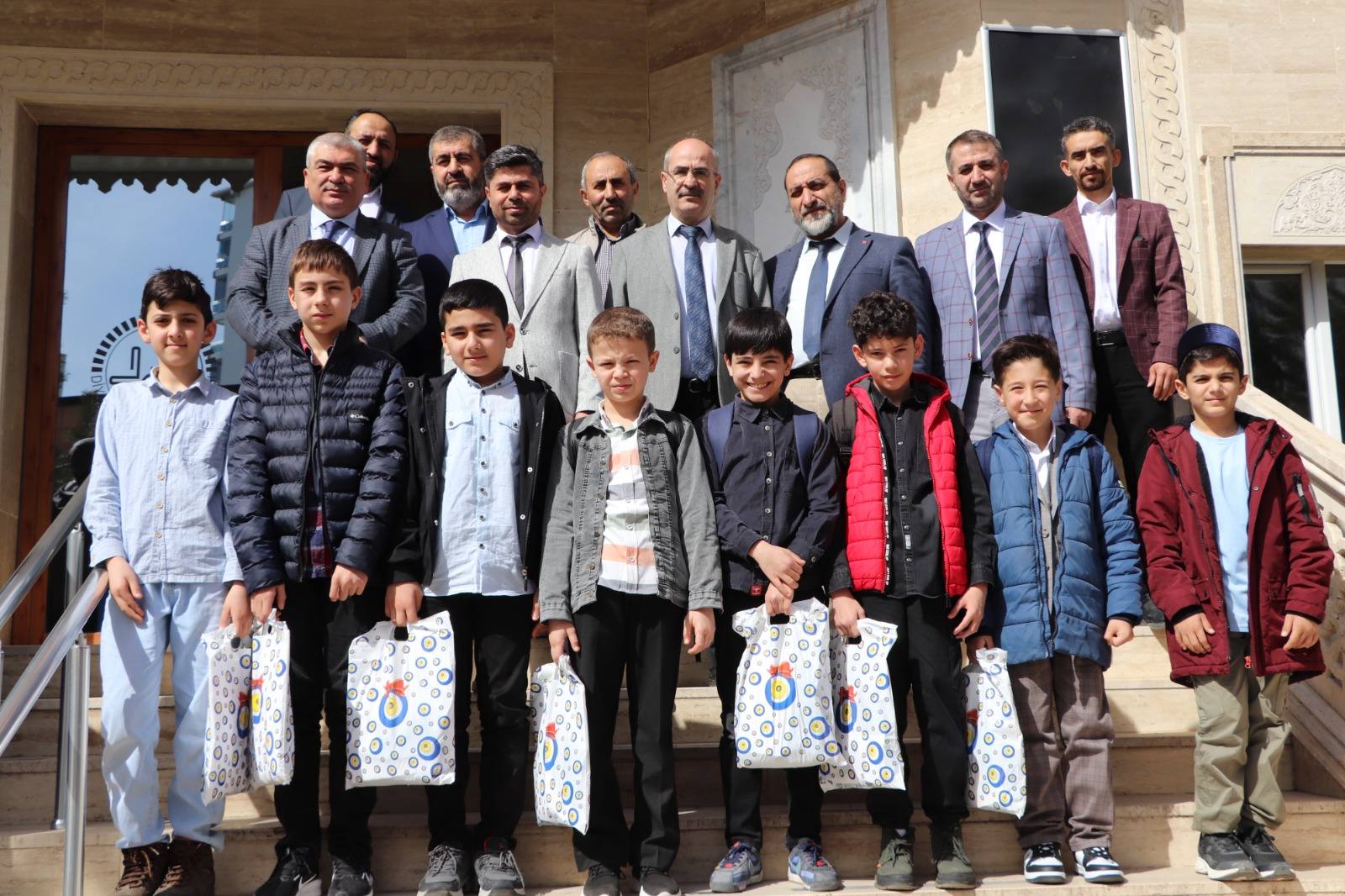 Hafız öğrenciler  ödüllendirildi