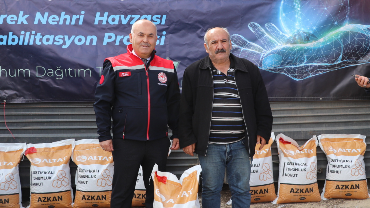 Sivaslı Çiftçilere Tohum Desteği