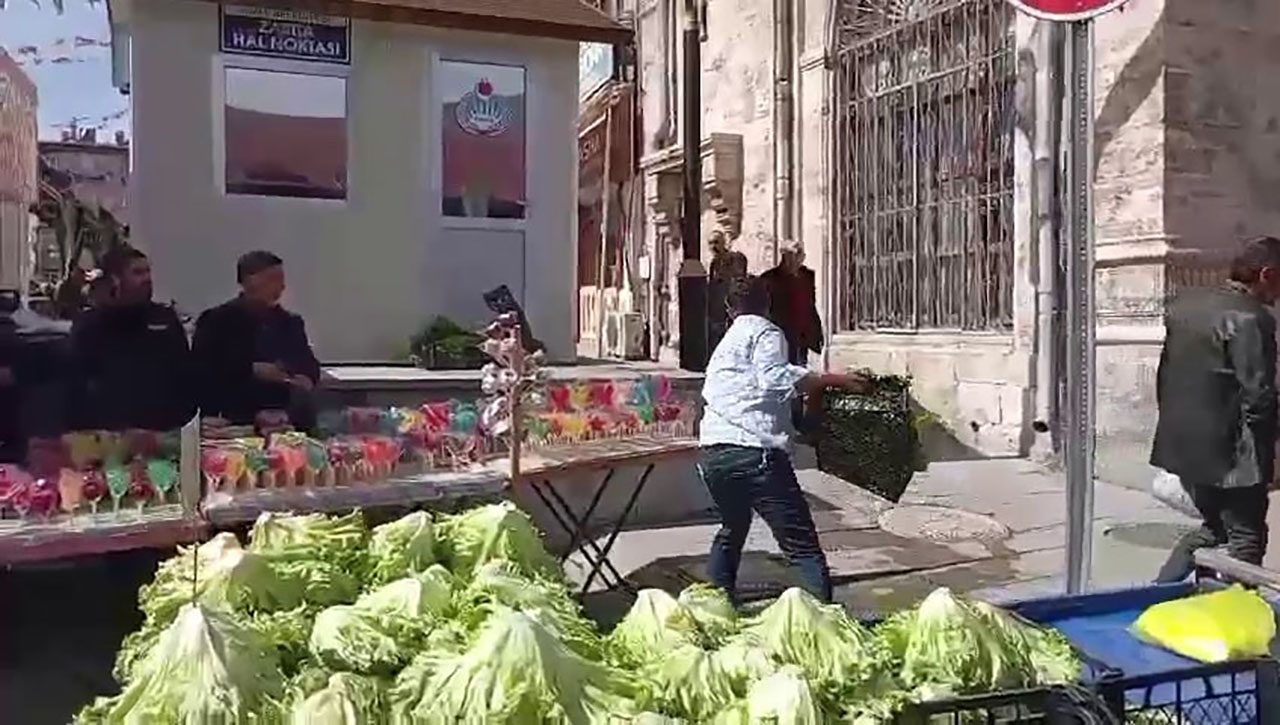Sivas Belediyesini protesto etmişti, seyyar satıcının dükkanı çıktı!