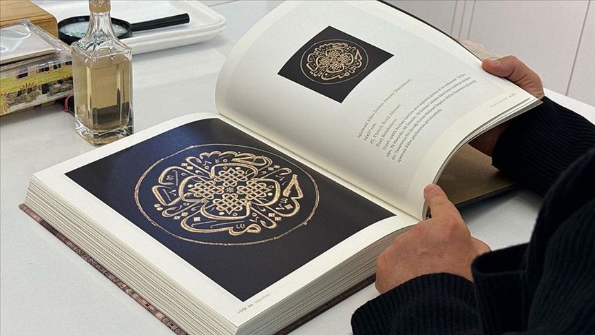 Kabe sergisindeki eserler, kitaplaştırıldı