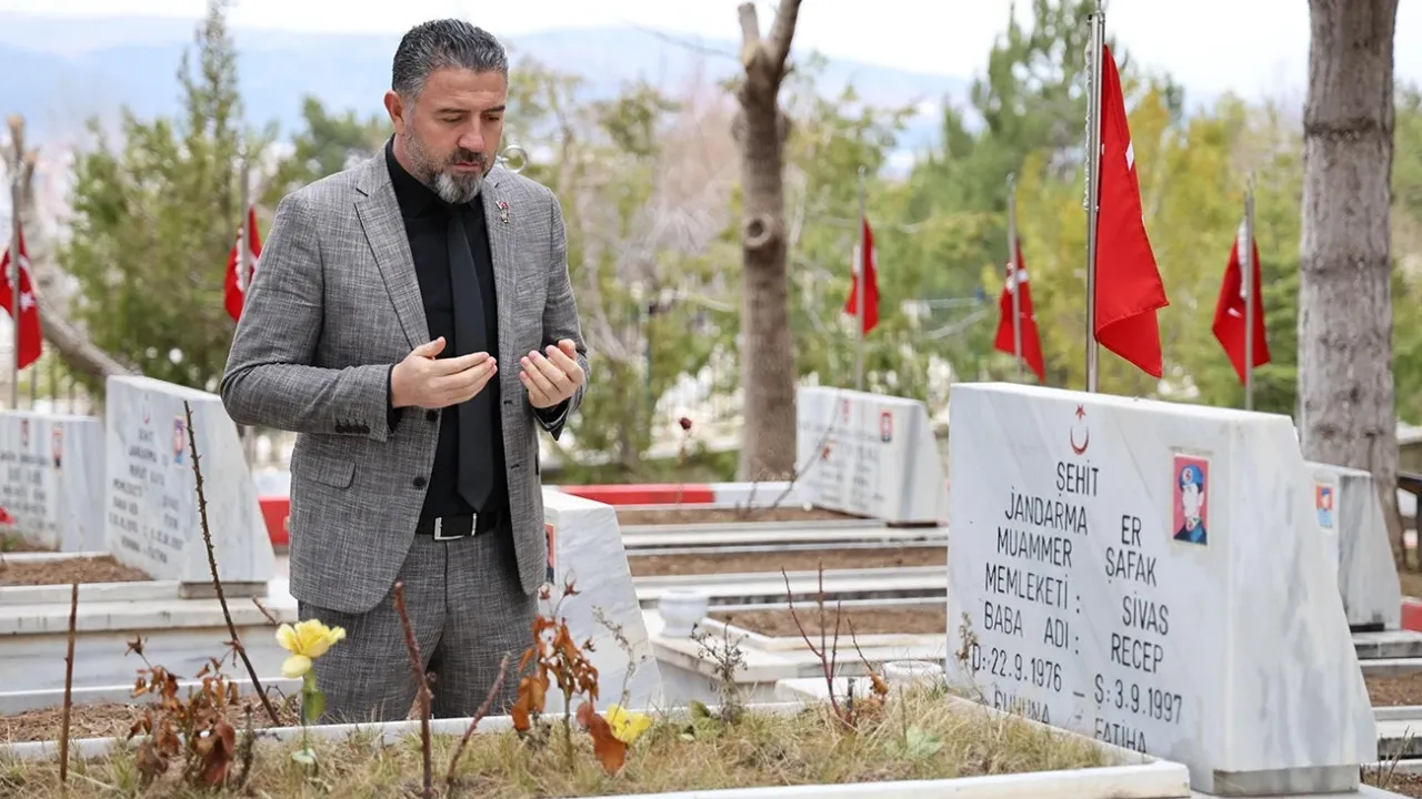 Aziz Şehitlerimize ve Kahraman Gazilerimize Borçluyuz