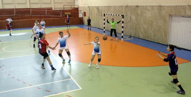 Hentbolda Yüzler Gülüyor