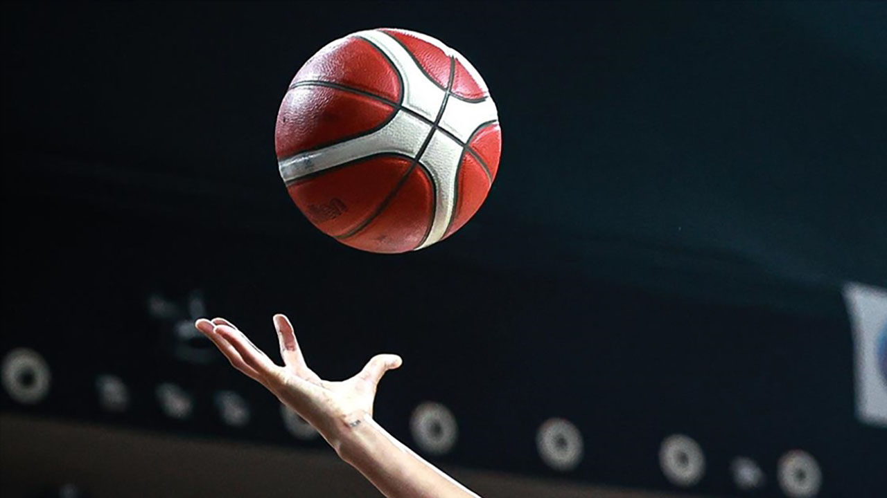 Kadınlar basketbolda derbi heyecanı