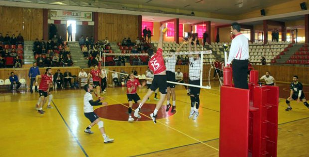 Voleybolda Kan Kaybı Sürüyor