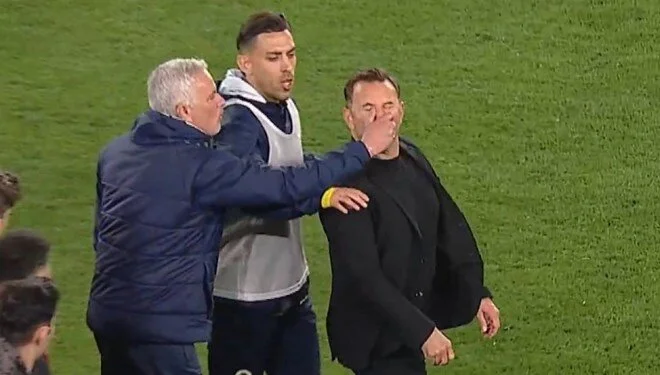 Maç Sonu Büyük Gerilim! Mourinho, Okan Buruk'un Burnunu Sıktı