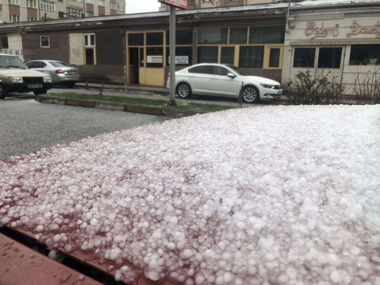 Sivas'ta Adeta Gök Delindi Dolu Yağdı!