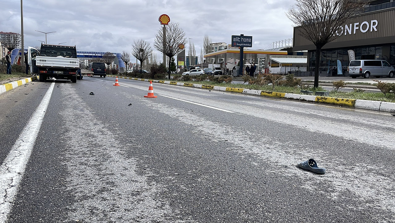 Kahreden Kaza! Kamyonetin Çarptığı Kadın Öldü