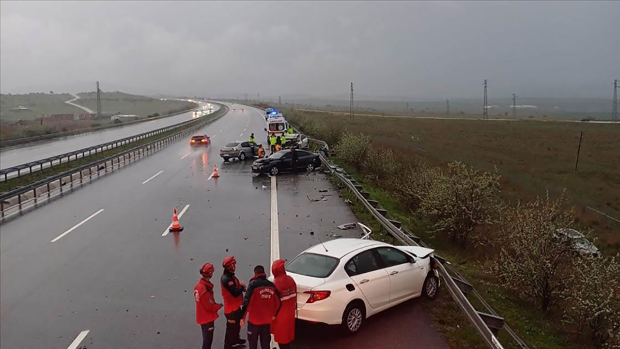 8 Günde 72 Kişi Kazalara Kurban Gitti!