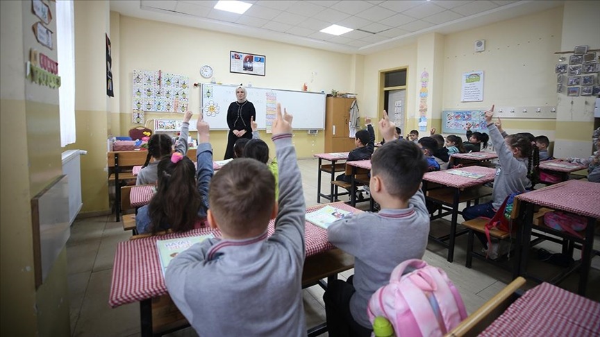 20 milyon öğrenci, 1 milyon 200 bin öğretmen dersbaşı yaptı