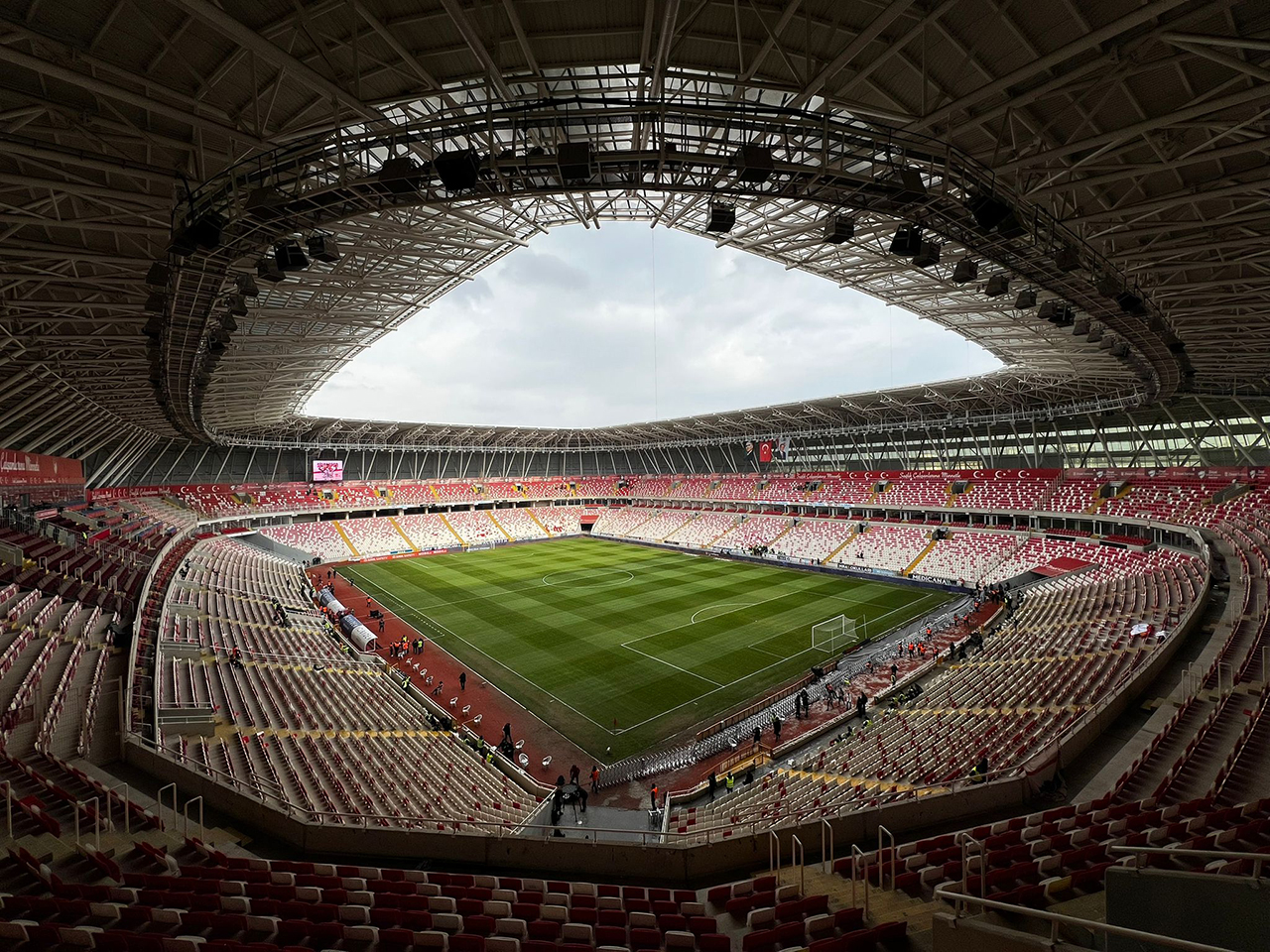 Sivas'ta Milli maç öncesi stadyum kapıları saat kaçta açılacak? İşte yanıtı...
