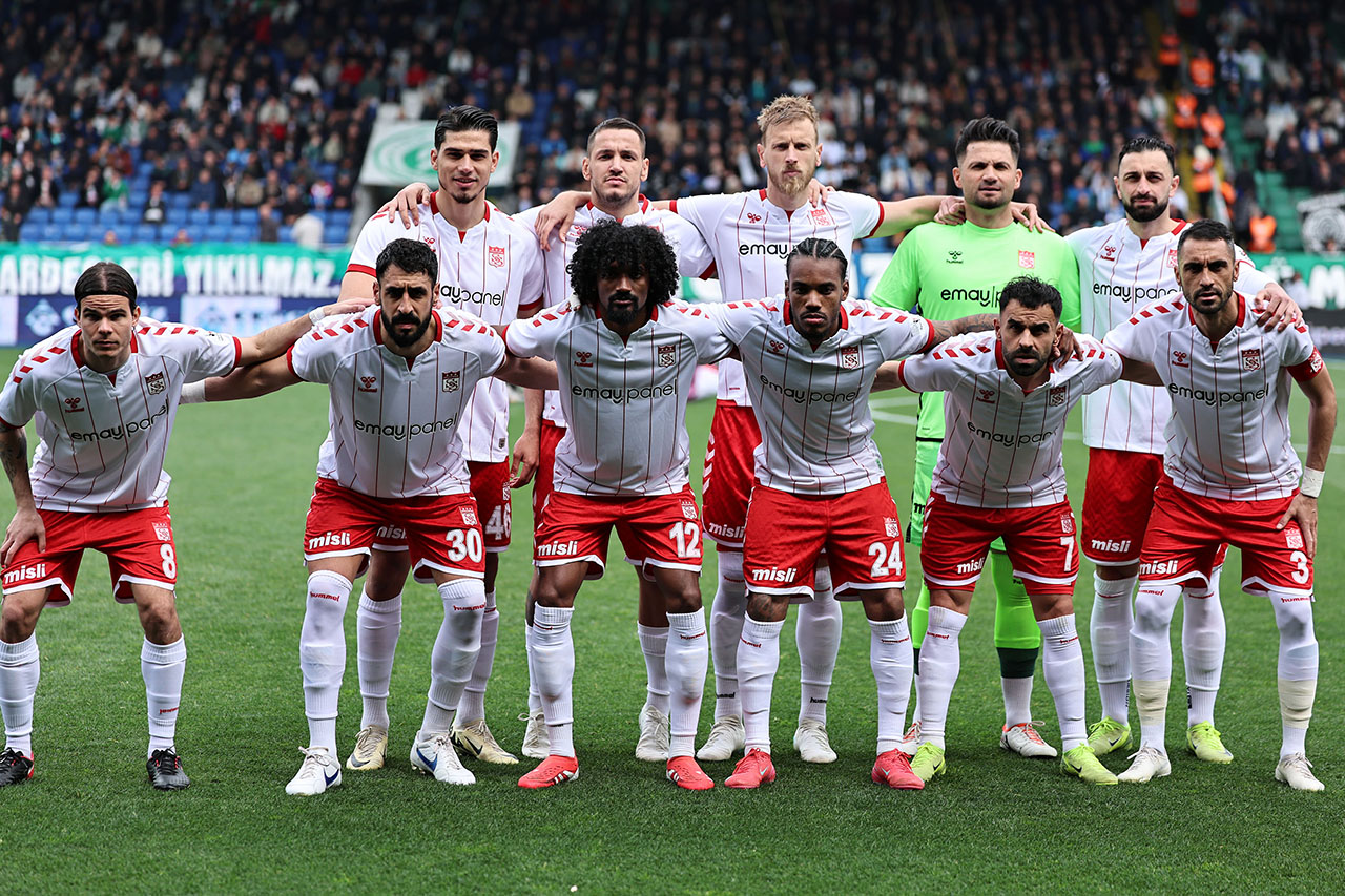 Sivasspor’da 4 futbolcu cezaya yakın