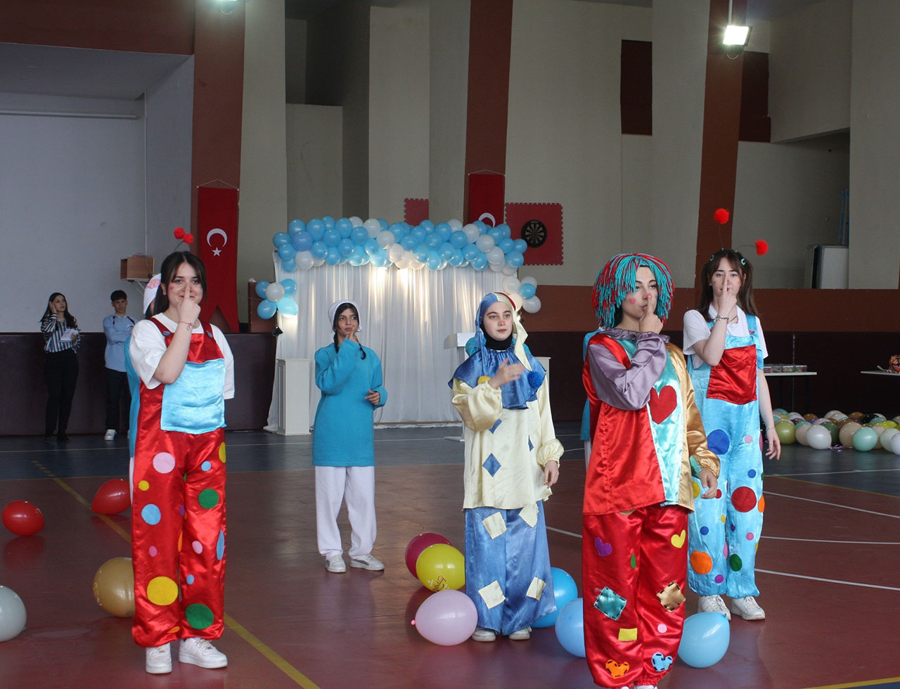 Özel eğitim öğrencileri doyasıya eğlendi