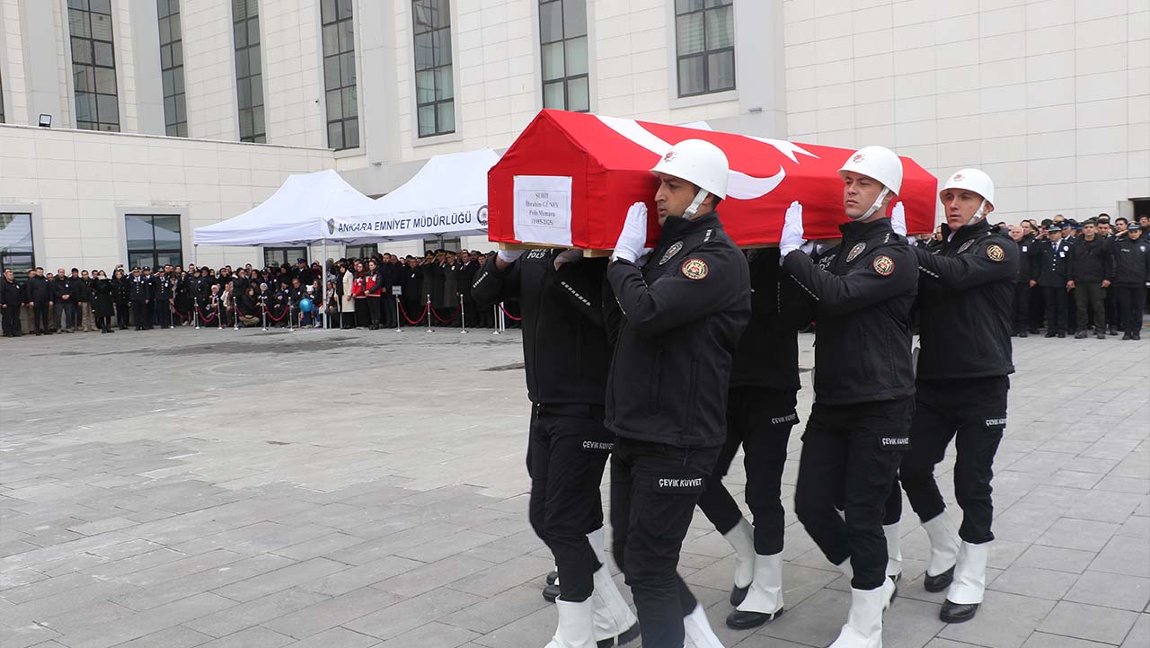Şehit  polis son yolcuğuna uğurlandı