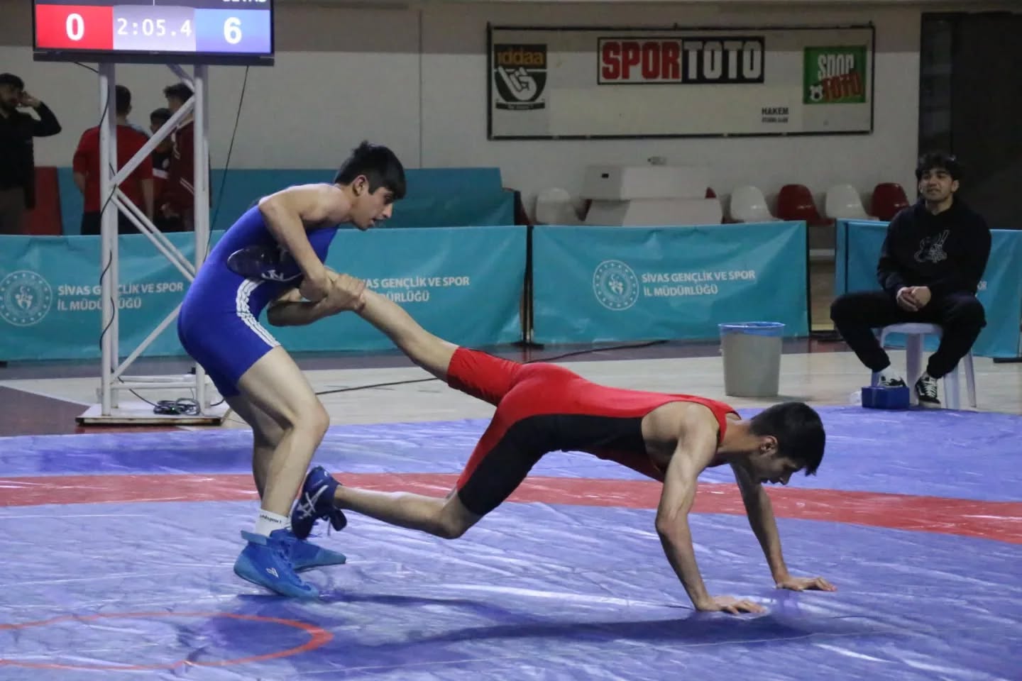 Güreşte U15 heyecanı yaşandı