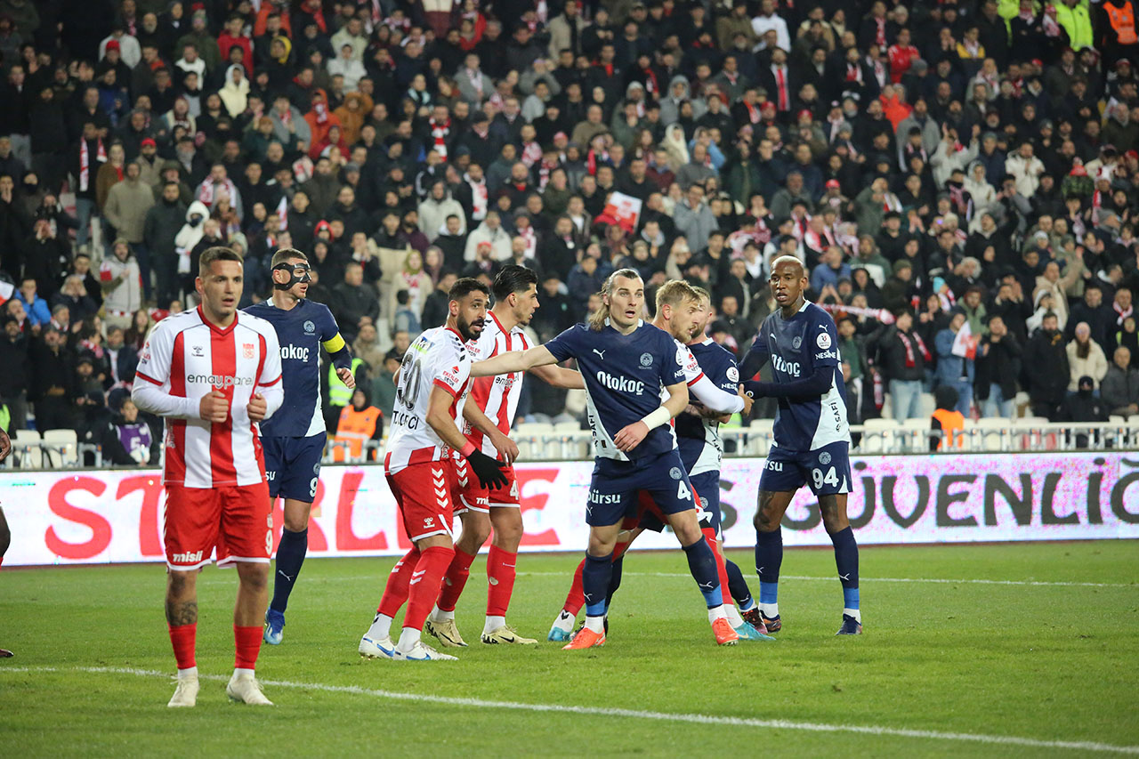 Sivasspor'a Kasımpaşa maçı öncesi şok!
