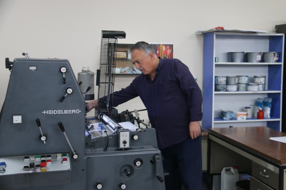 Sivas'ta 35 Yıllık Dizgi Ustası İsyan Etti: Artık Çırak Bulamıyoruz!