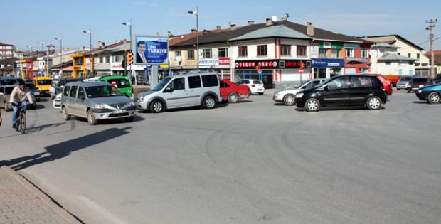 Uzun Süreli Elektrik Kesintisi Trafiği Felç Etti