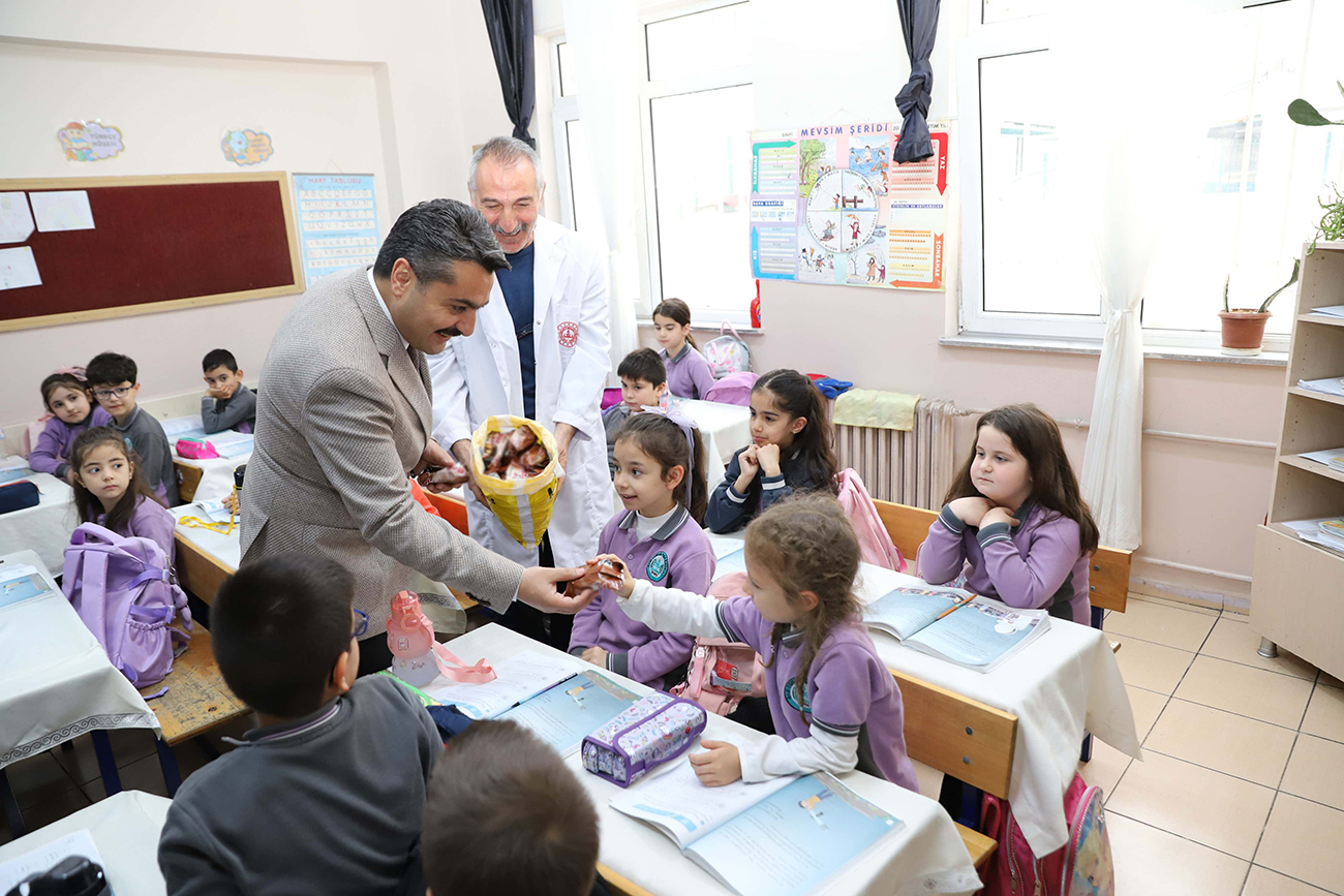 Fatih Erdoğan'dan 2025 Aile Yılı’nda okul-aile iş birliği vurgusu