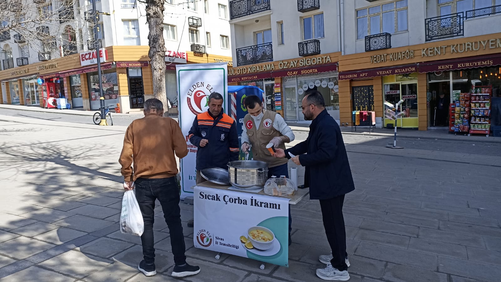 Her cuma çorba  ikram ediyorlar