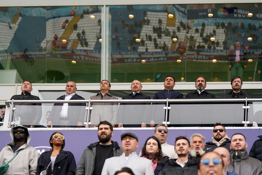 Maçı birlikte izlediler!