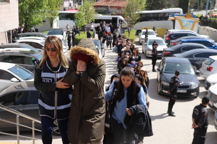 Sivas'ta TV  dolandırıcılığı yapan şahıslar tutuklandı!