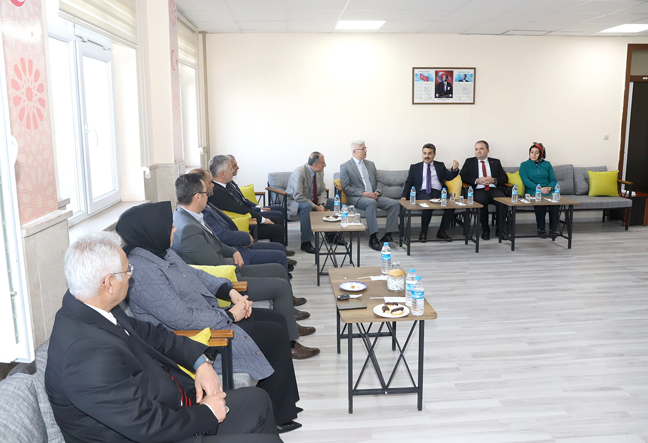 Okullar Bölgesi  müdürleri toplandı
