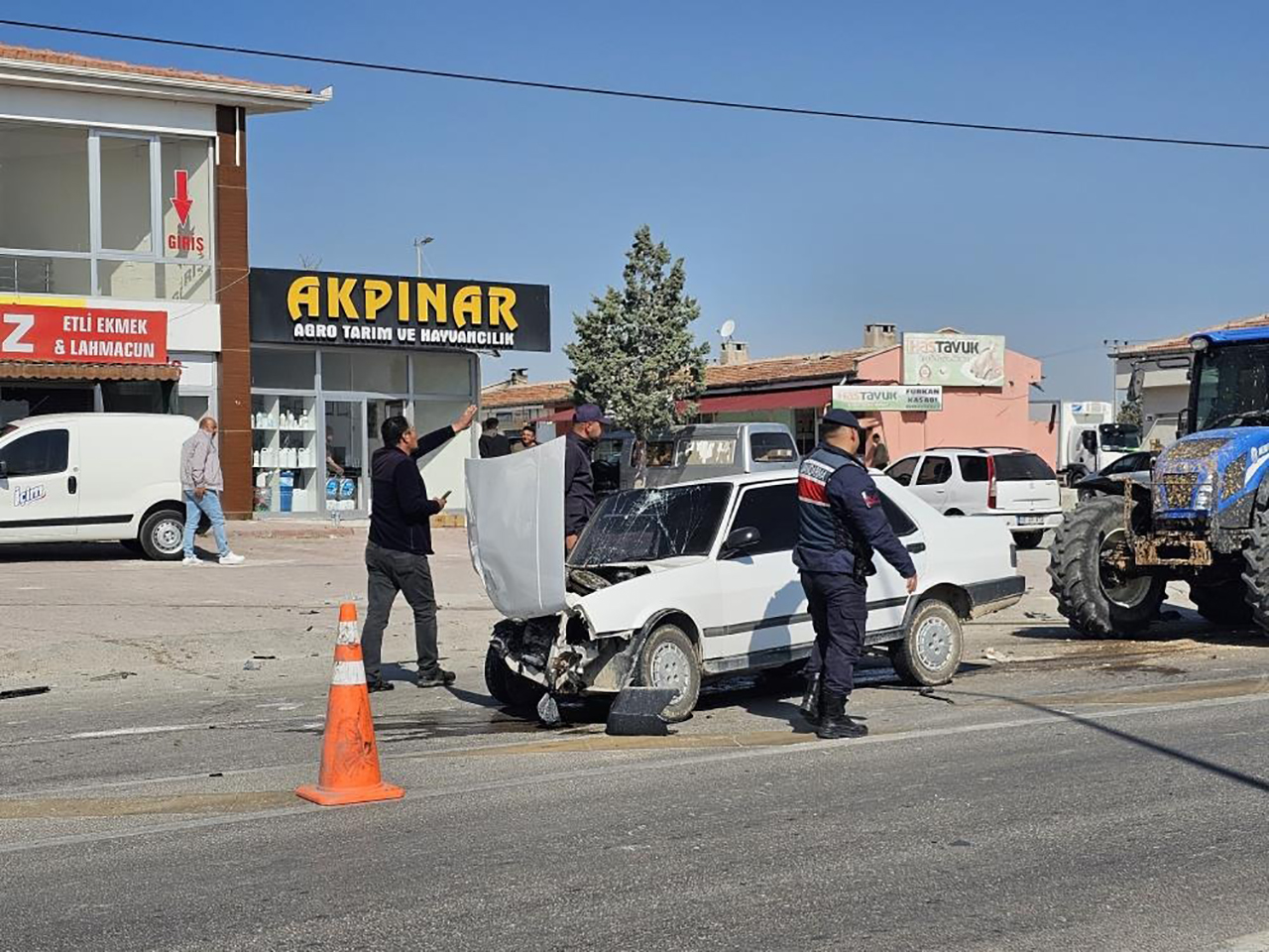 Ehliyetsiz sürücü kaza yaptı