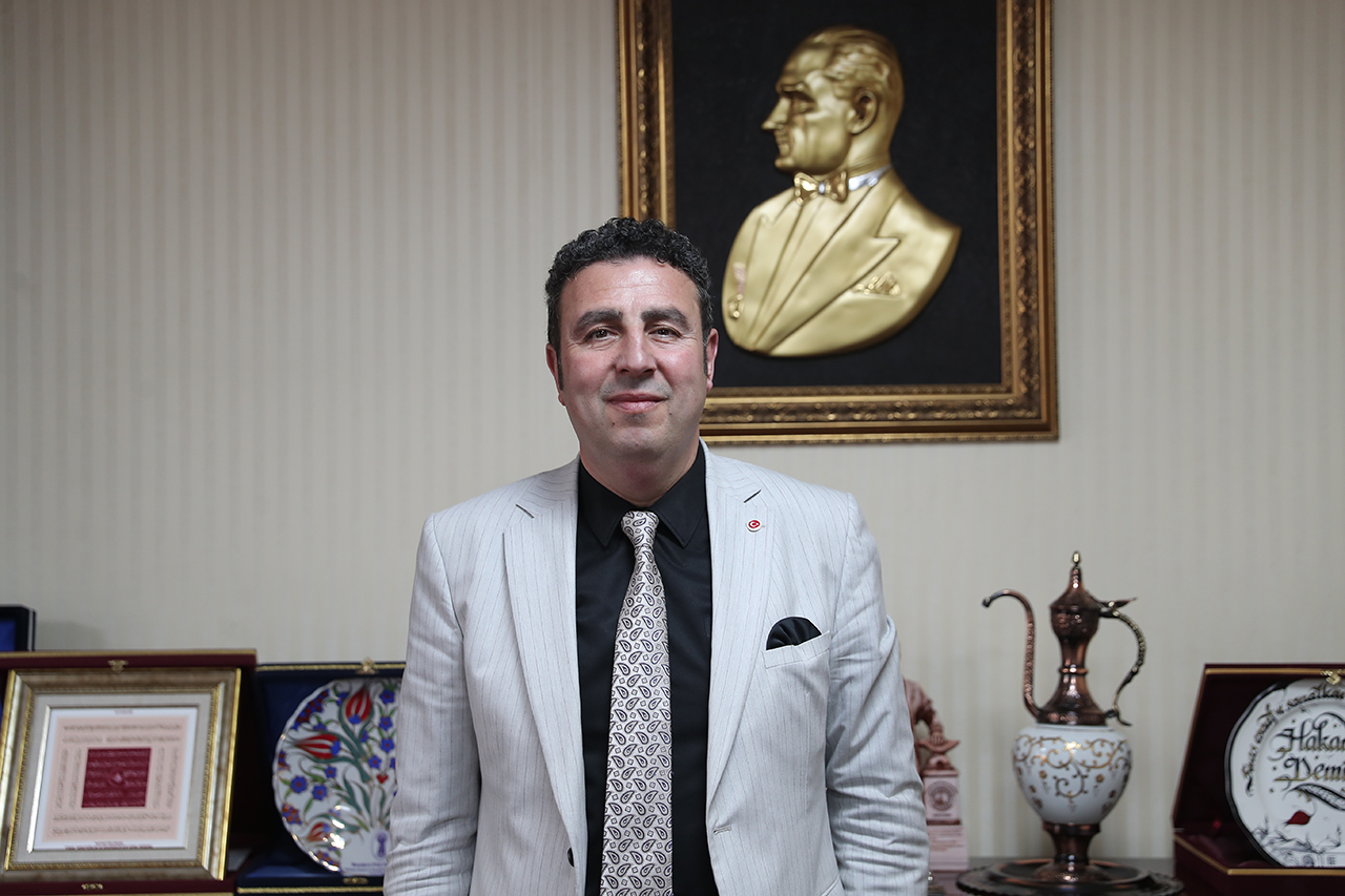 Hakan Demirgil'den 23 Nisan mesajı