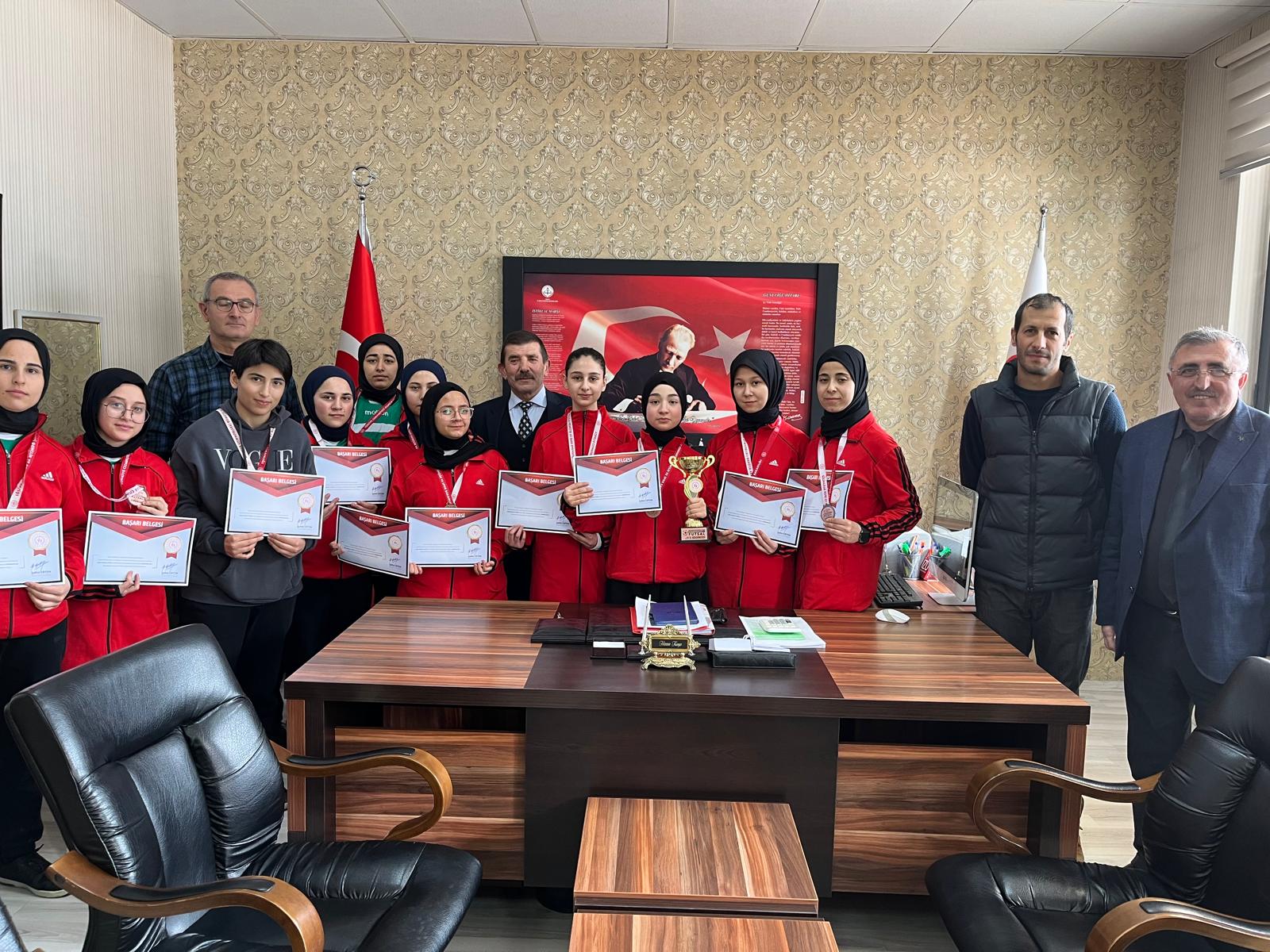 Sivas Kız Anadolu İmam Hatip, fırtına gibi