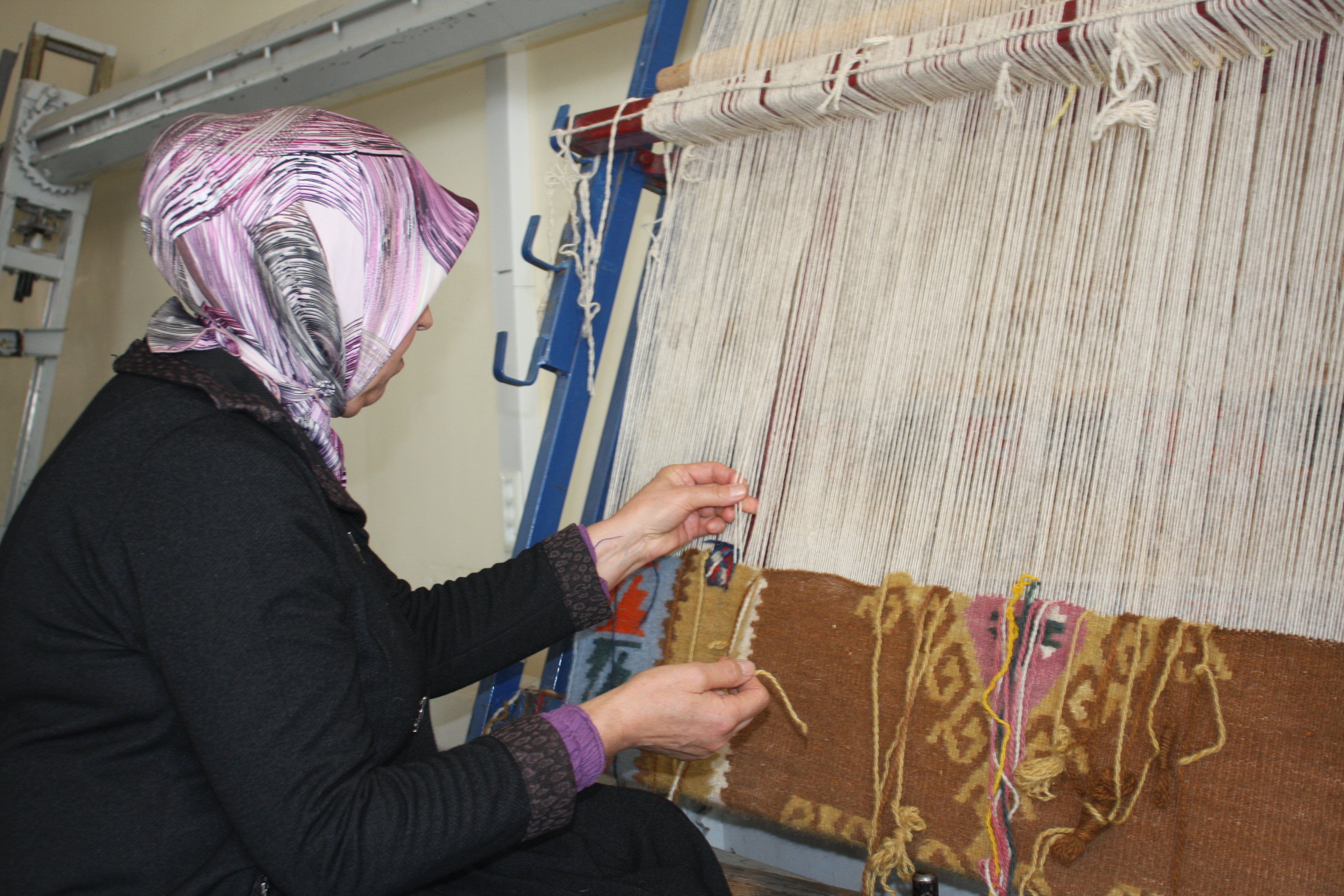 Şarkışla'da Kilim Kursuyla Geleneksel Kültür Yaşatılıyor