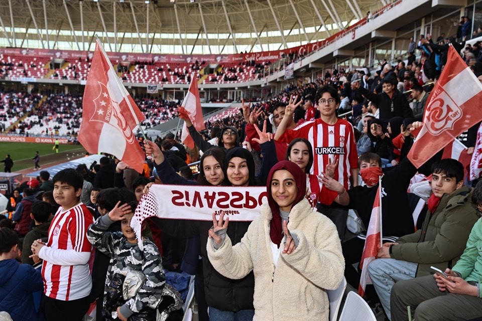 Sivasspor'dan 23 Nisan jesti!