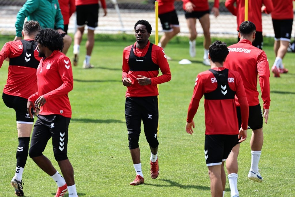 Pür dikkat Antalya'ya kilitlendik!