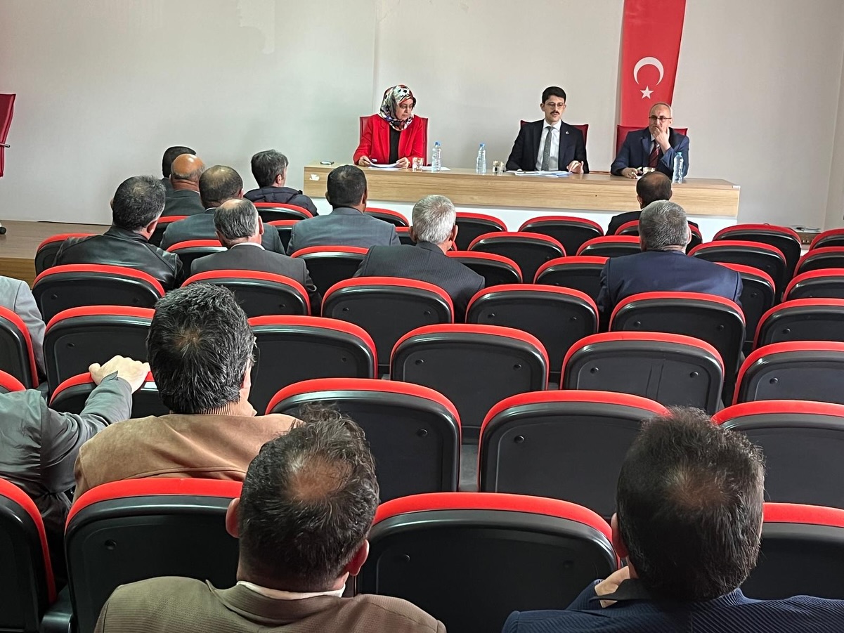 Ulaş Kaymakamı Eskimez, muhtarlarla bir araya geldi