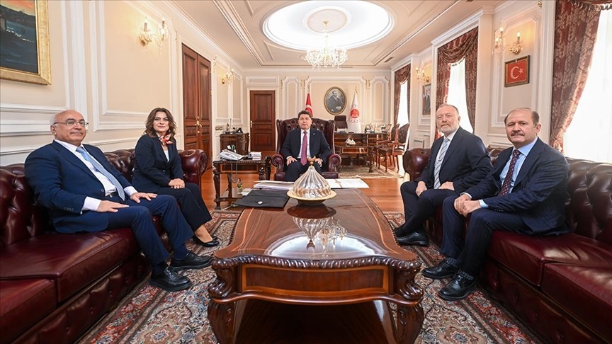 Adalet Bakanı Tunç, DEM Parti heyetini kabul etti