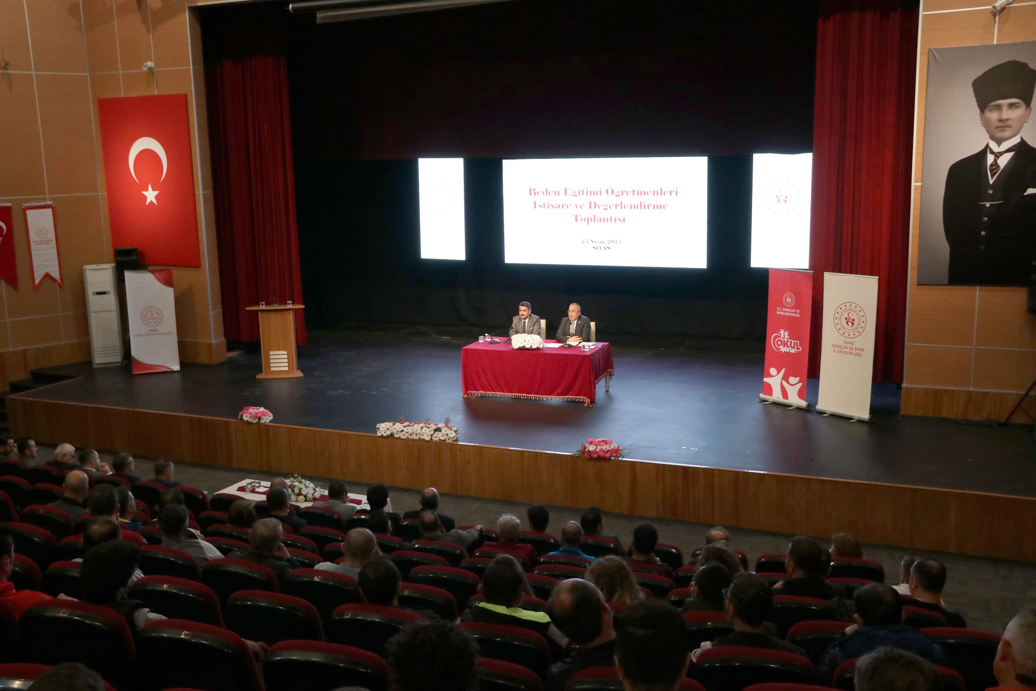 Sivas'ta Sportif Başarı İçin Kollar Sıvandı