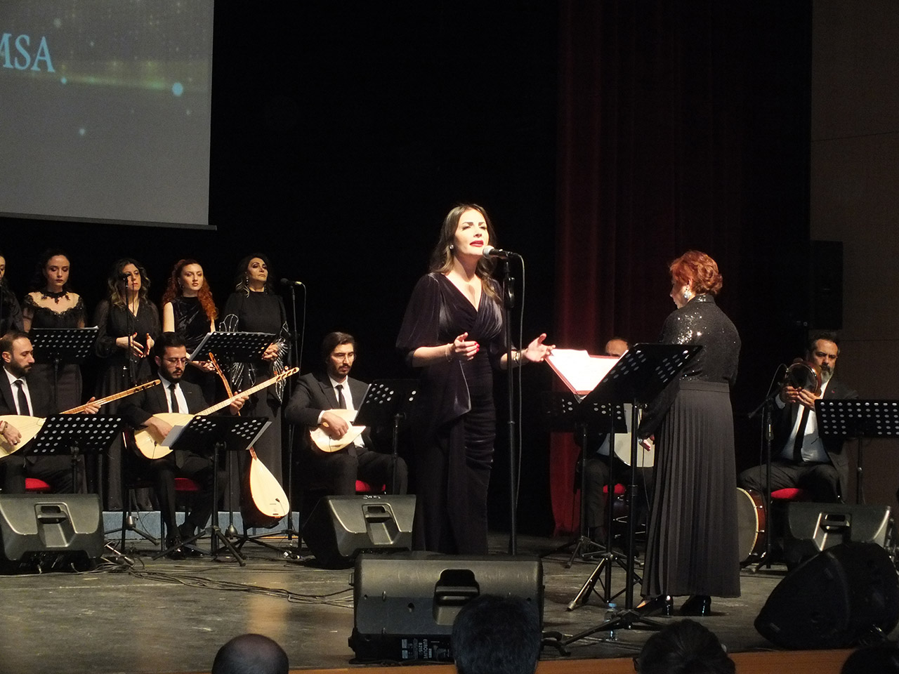 Sivas'ta Devlet THM kadınlar korosu konser verdi